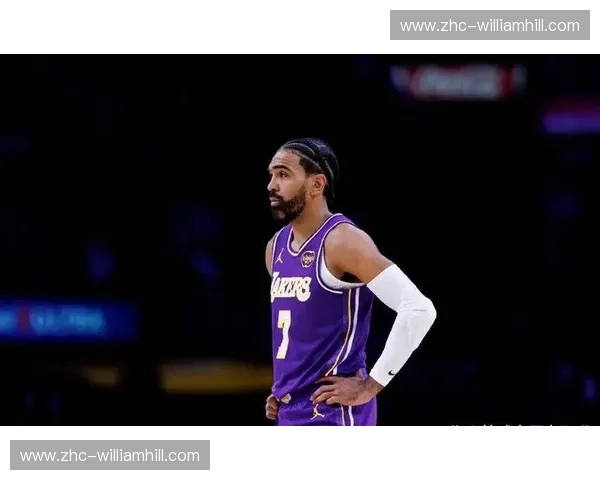 肯纳德加盟湖人三分命中率44.4% 外线火力填补投射空白